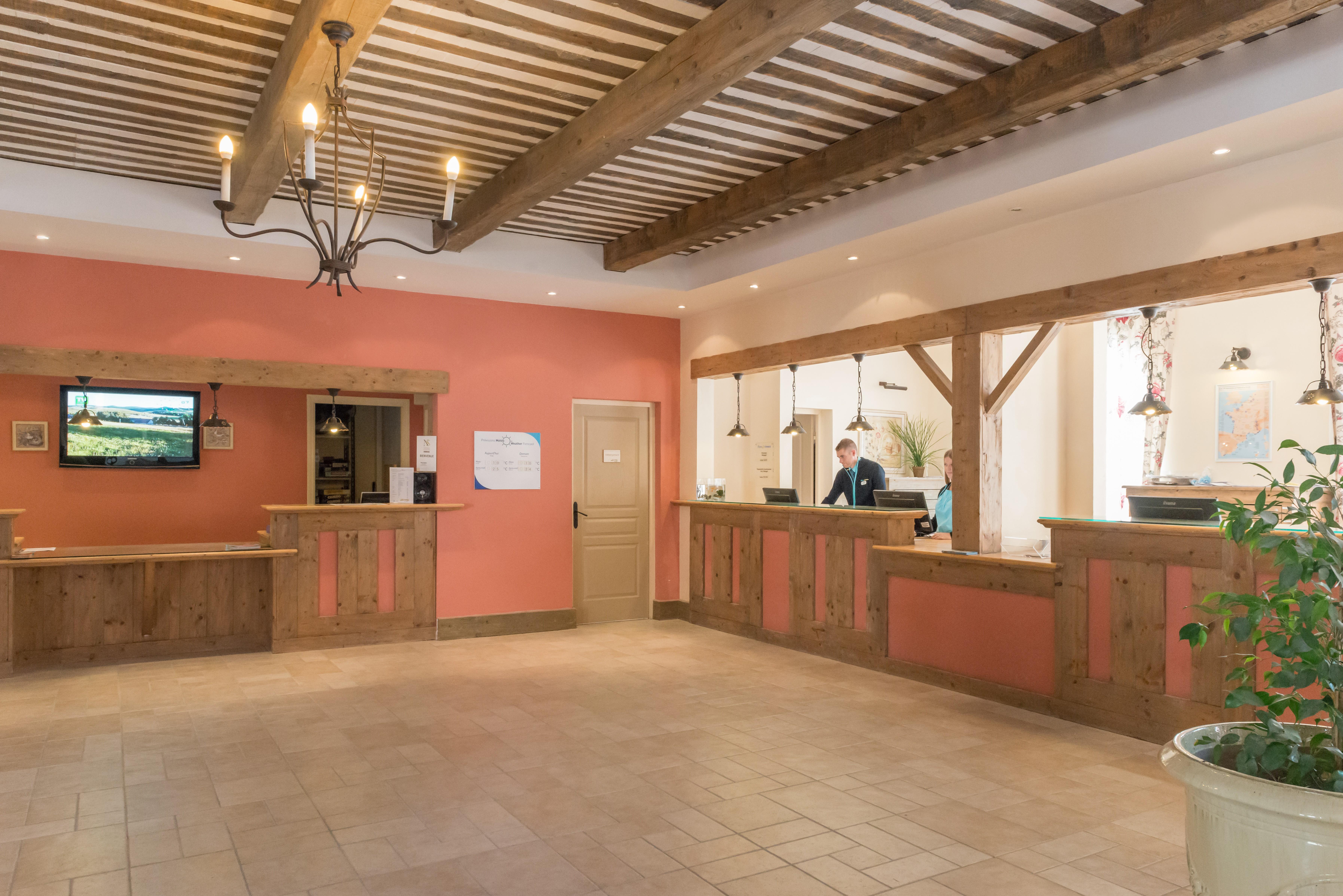 Village Pierre & Vacances Le Rouret Гропьер Экстерьер фото